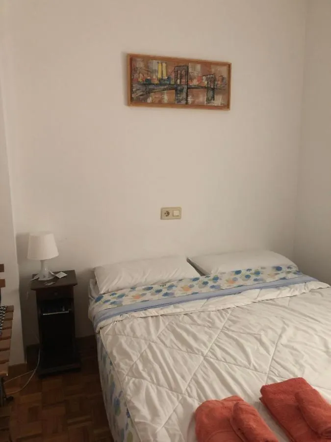 Habitacion Doble En Figueres Con Bano Compartido Figueres (Girona)